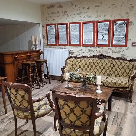 Chateau De La Cressonniere